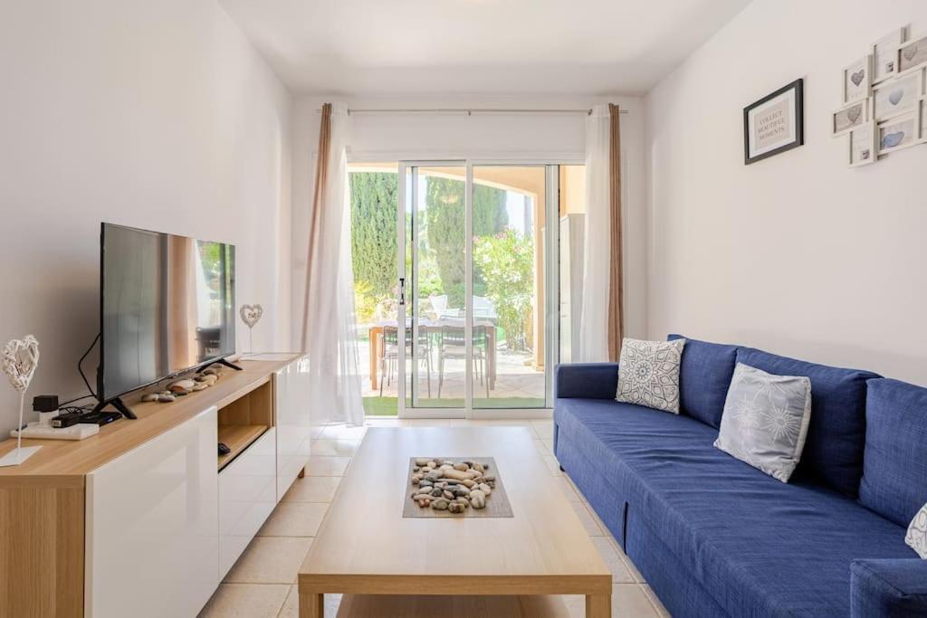 Grosses Apartment In Idyllischer Anlage, Strandnah มานเดรีย ภายนอก รูปภาพ